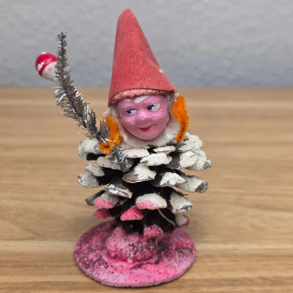 Vtg Pine Cone Gnome Christmas Elves Dwarfs Figures Pipe Cleaners Set of 4 Japan